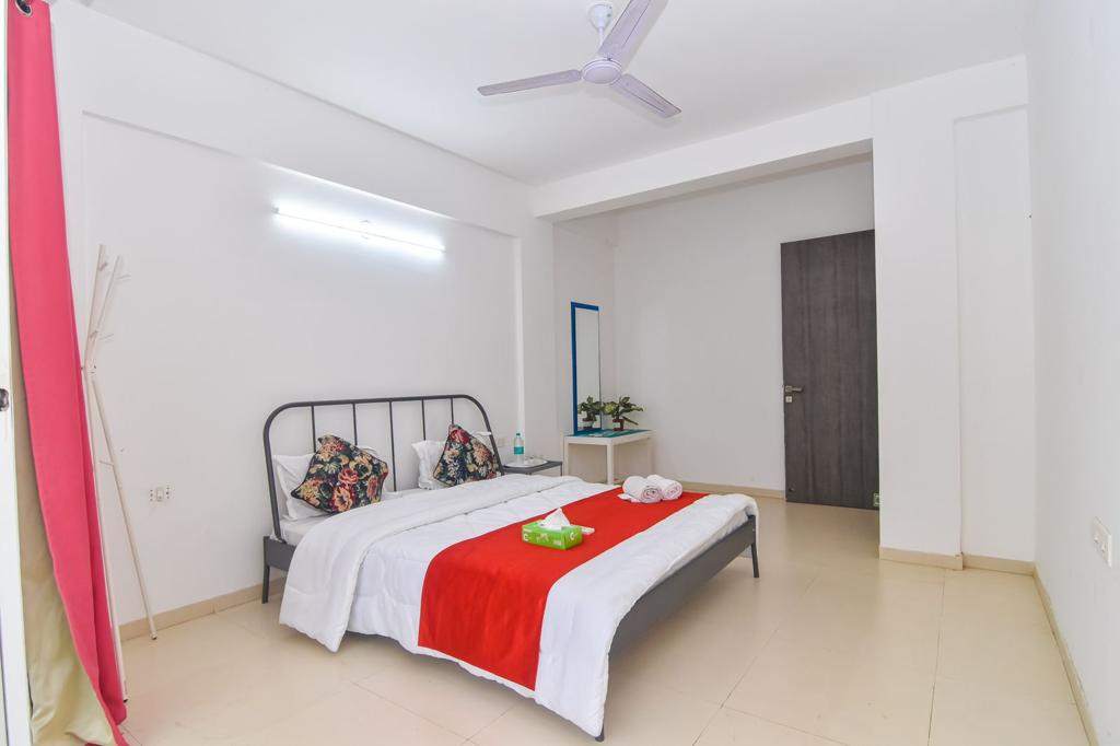 Queen Bedroom 2